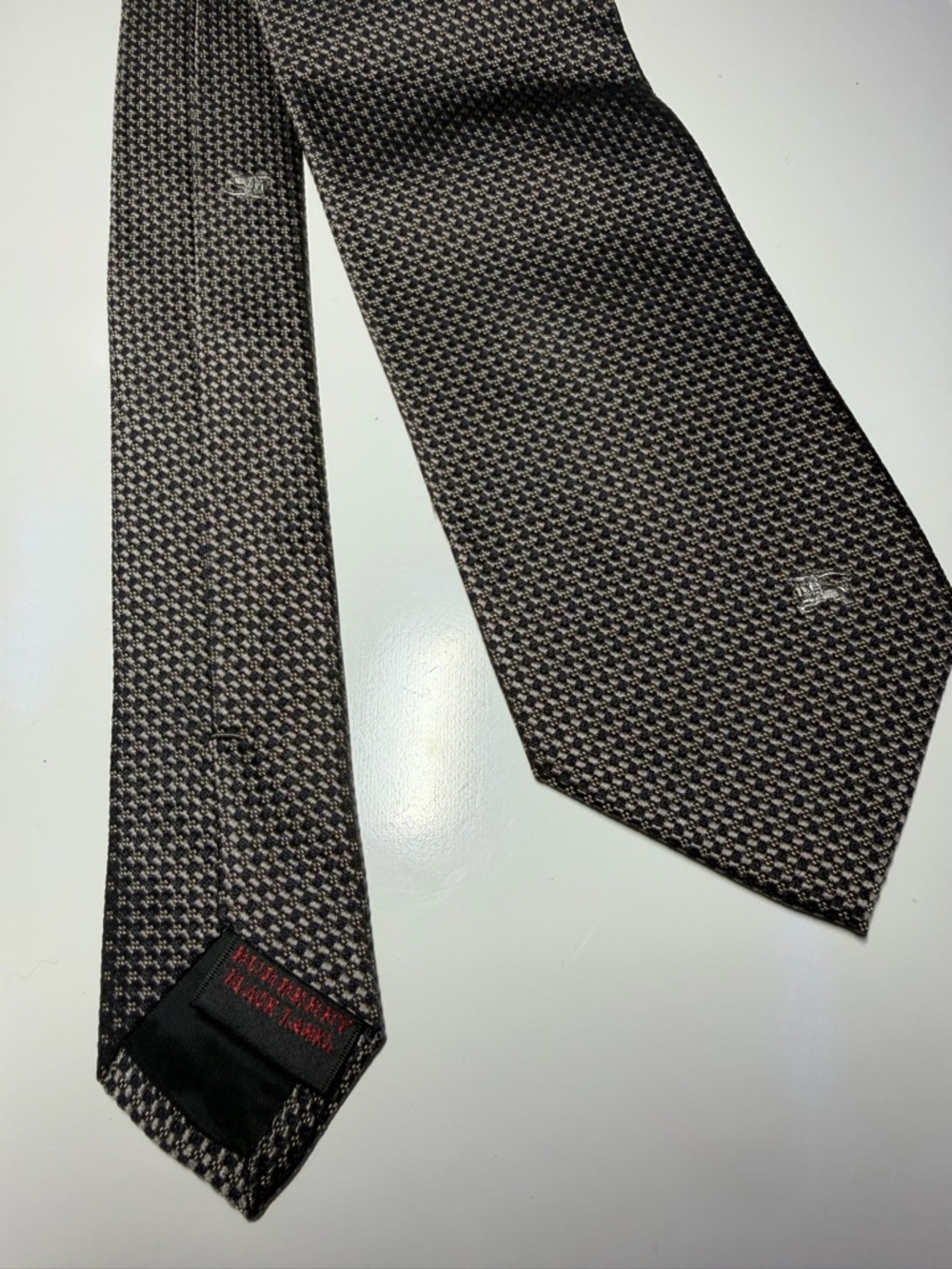 Burberry Black Label Men's Silk Tie (EUC) - Picture 11 of 14
